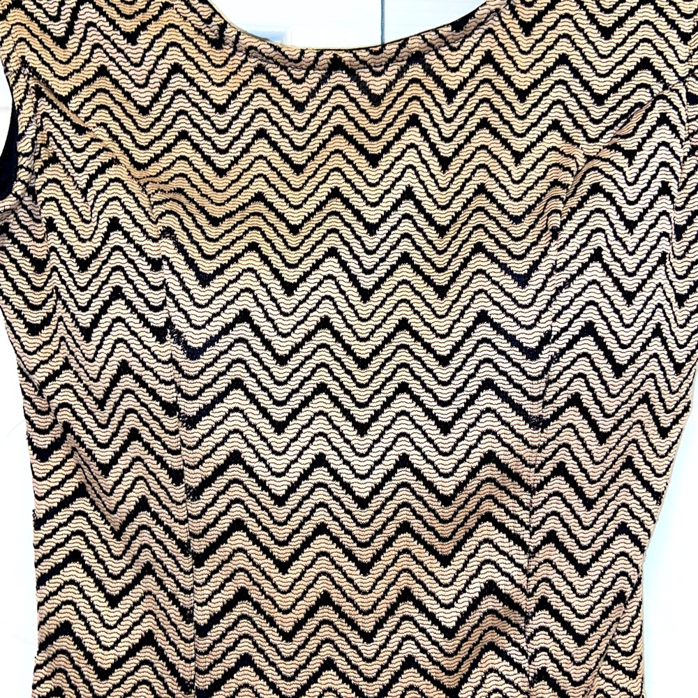 Chevron Pattern Peplum Top - Picture 2 of 5